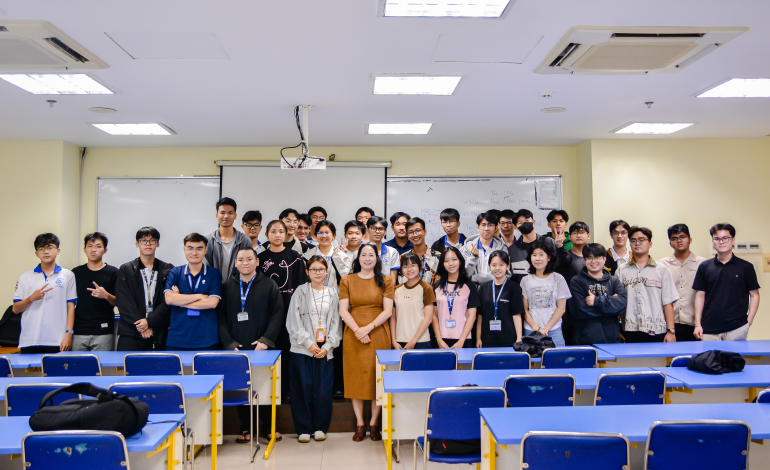Tổng kết seminar hỗ trợ NCKH Sinh viên “Bài toán Phân lớp - Từ lý thuyết đến ứng dụng”